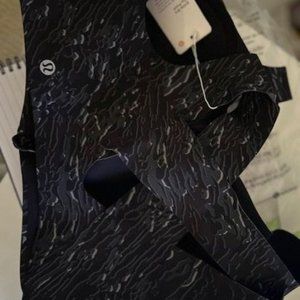 Lululemon Size 38DD Enlife Zip front sports bra